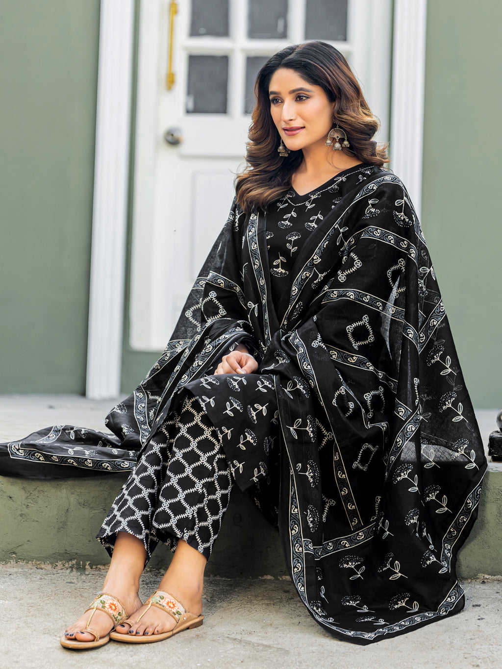 Fully Stiched Cotton  Kurti Pant Dupatta